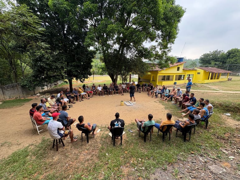 CLINICA DE REABILITAÇÃO INTERNAÇAO CURA DE VICIO DEPENDENCIA QUIMICA